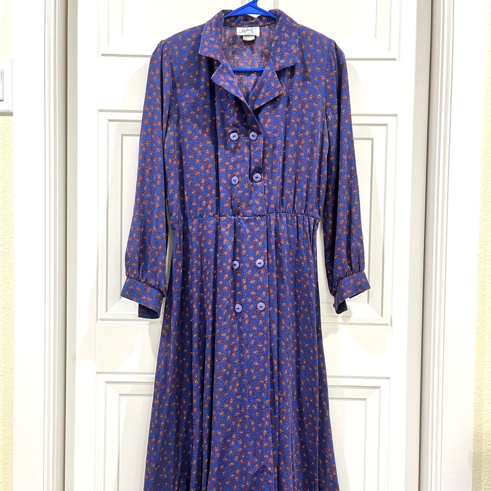 Vintage Long Sleeved Paisley Print Dress with Double Button Front
